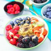 EVERYDAY QUINOA BREAKFAST BOWL
